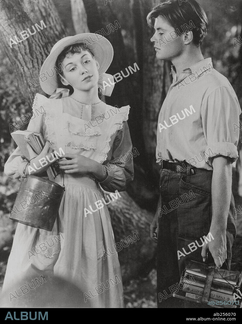 ANNE SHIRLEY y TOM BROWN en ANITA LA PELIRROJA, 1934 (ANNE OF GREEN GABLES), dirigida por GEORGE NICHOLLS JR.. Copyright RKO.