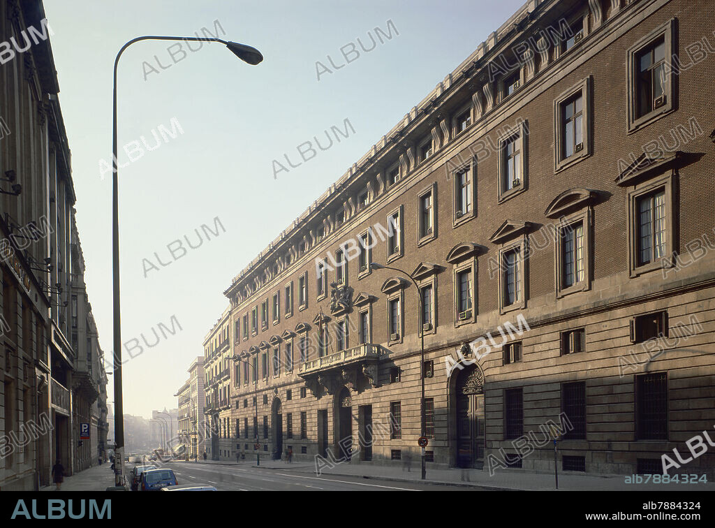 SABATINI FRANCESCO. MINISTERIO DE HACIENDA EN LA CALLE ALCALA.