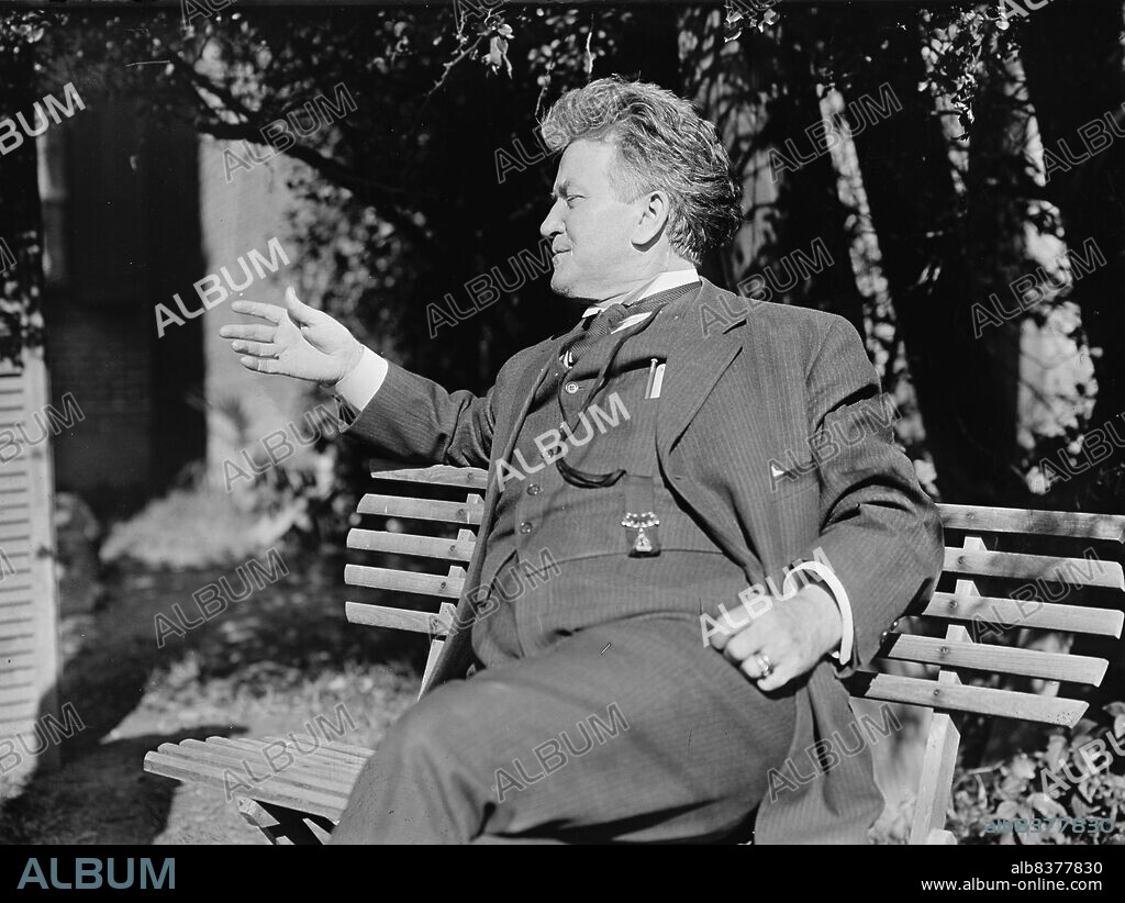 HARRIS & EWING. Robert M. Lafollette [sic], Rep. from Wisconsin, 1911. American lawyer and politician "Fighting Bob" La Follette served as Representative for Wisconsin 1885-1891; Governor of Wisconsin 1901-1906; and as a Senator 1906-1925.