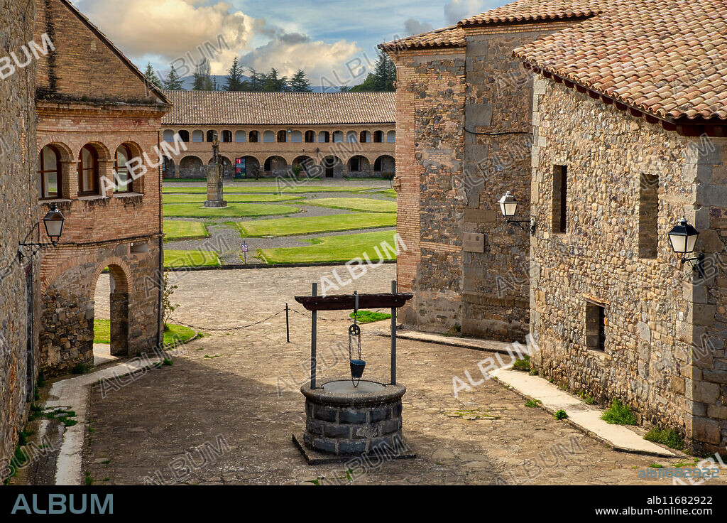Plaza Felipe II, La Ciudadela, Citadel, Castle of St Peter, Jaca, Huesca province, Aragón, Spain, Europe.