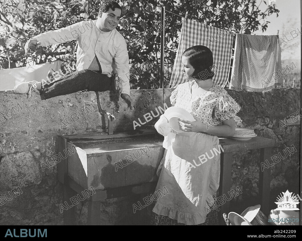 MAPY CORTES in EL GATO MONTES, 1936, directed by ROSARIO PI. Copyright CIFESA.