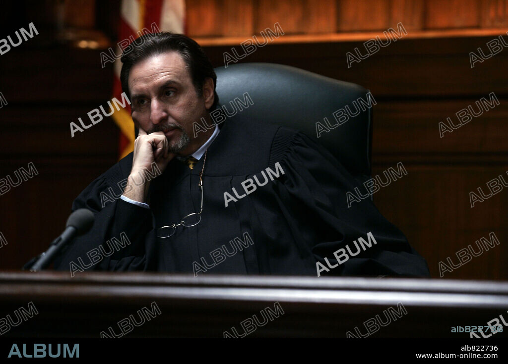 RON SILVER en DECLARADME CULPABLE, 2006 (FIND ME GUILTY), dirigida por SIDNEY LUMET. Copyright BOB YARI PRODUCTIONS.