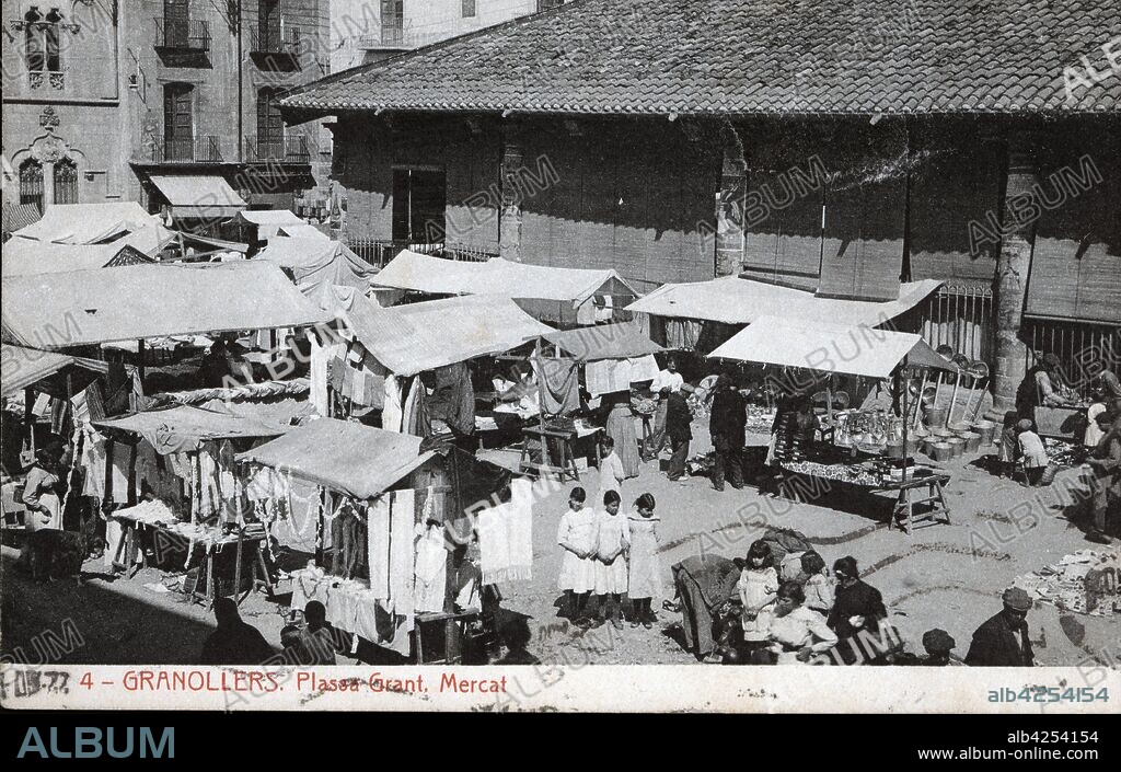 Tarjeta postal de Granollers, mercado en la plaza Gran. Año 1916.