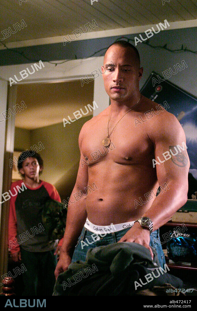 DWAYNE "THE ROCK" JOHNSON und KHLEO THOMAS in WALKING TALL, 2004, unter der Regie von KEVIN BRAY. Copyright METRO GOLDWYN MAYER / AKESTER, BOB.