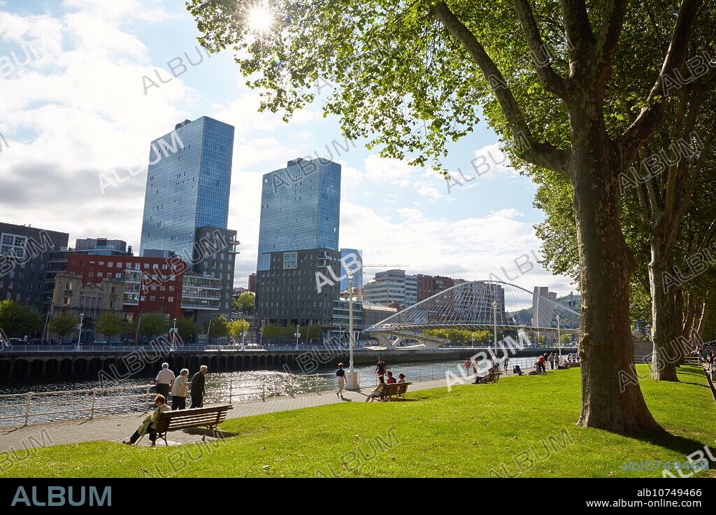 Campo Volantin. Zubizuri, footbridge across Nervion river and Isozaki Towers. Bilbao. Bizkaia. Euskadi. Spain. Basque Country. Spain.