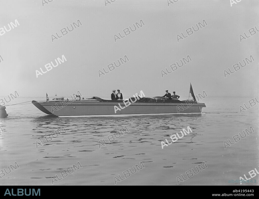 Claude Grahame-White in his experimental 45-foot power sledge, 'Miss England', 3 Sept 1922. 'Miss England' was built of wood by the Cowes firm of S.E. Saunders in 1921. Claude Grahame-White (1879 - 1959) was an English pioneer of aviation, and the first to make a night flight, during the Daily Mail-sponsored 1910 London to Manchester air race.