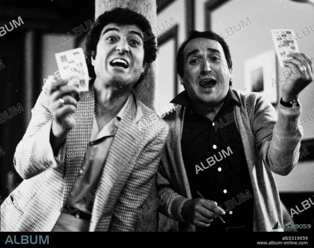 ANDRES PAJARES y FERNANDO ESTESO en LOS BINGUEROS, 1979, dirigida por MARIANO OZORES. Copyright IZARO FILMS.