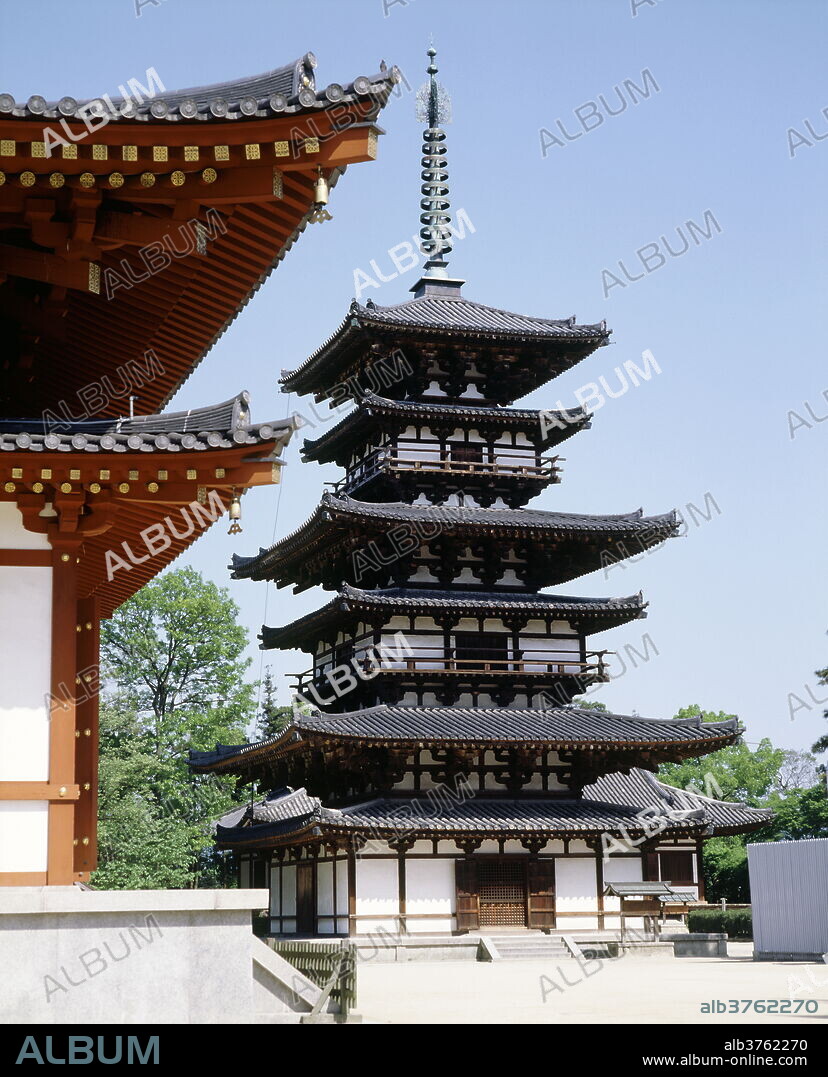 Yakushiji Temple, constructed by Emperor Temmu in the late 7th century, Nara, UNESCO World Heritage Site, Japan, Asia.
