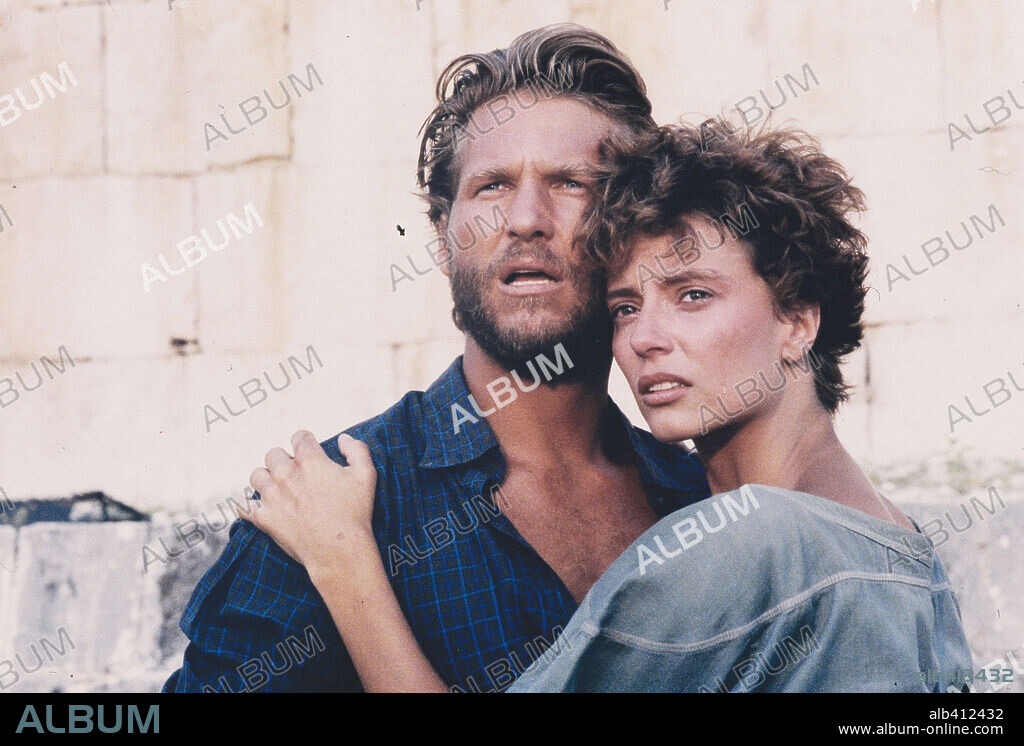 JEFF BRIDGES y RACHEL WARD en CONTRA TODO RIESGO, 1984 (AGAINST ALL ODDS), dirigida por TAYLOR HACKFORD. Copyright COLUMBIA PICTURES.