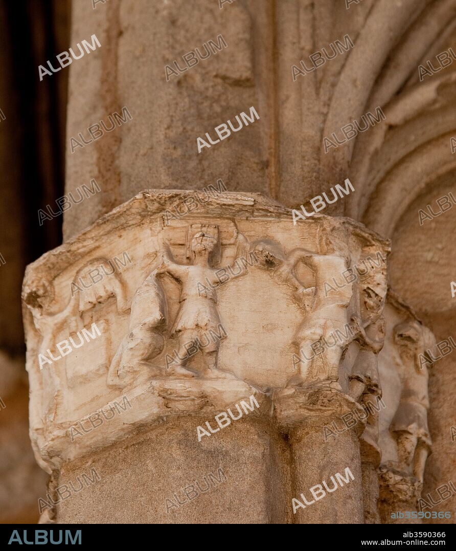 Berenguer de Montagut / Detail of the capital of the facade of Santa María del Mar (representing Bastaixos), 14th century, Barcelona, Barcelona, Catalonia, Spain.