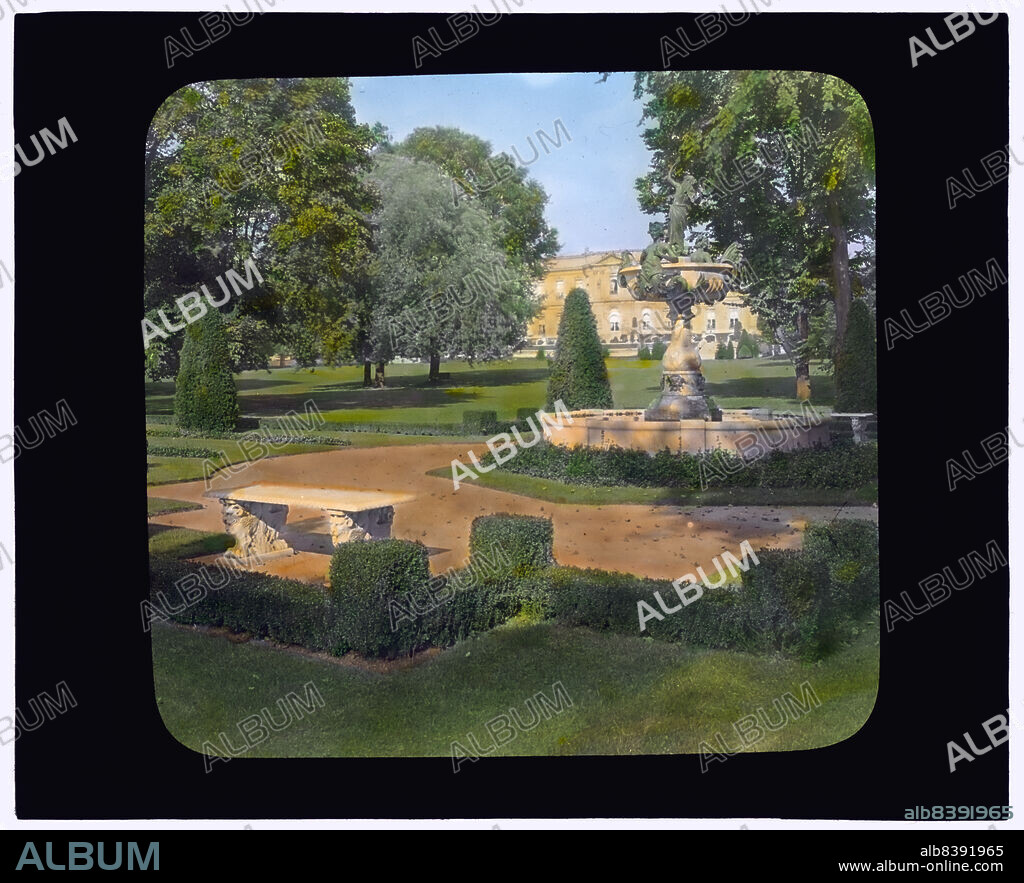 FRANCES BENJAMIN JOHNSTON. The Elms, Edward Julius Berwind, 367 Bellevue Avenue, Newport, Rhode Island, 1914. House Architecture: Horace Trumbauer, 1899-1901, 1911. Landscape: Horace Trumbauer, 1907-1914. Gardener: Bruce Butterton.