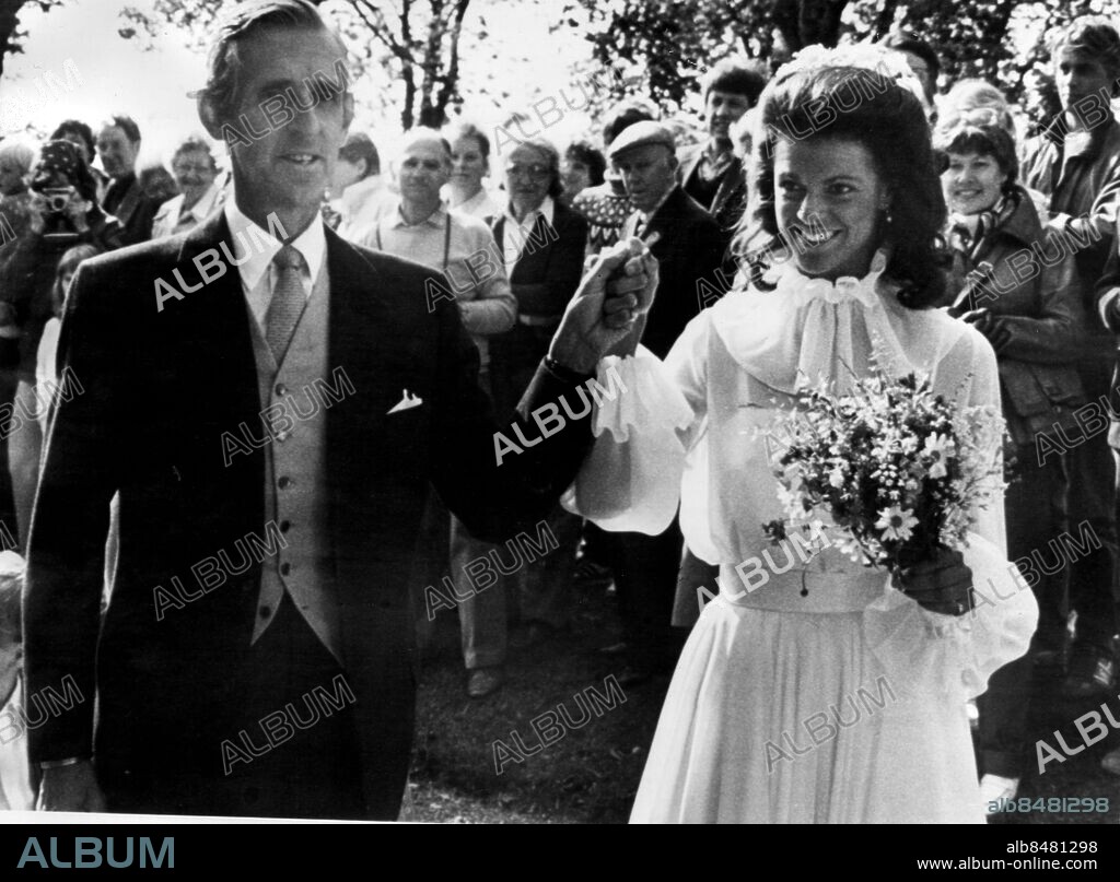 -1981 Stig Klingspor för sin dotter till altaret. Charlotte Klingspor kunde ha blivit drottning av Sverige, då hon hade ett förhållande med kronprins Carl XVI Gustaf. Men i stället gifte hon sig 1981 med den österrikiske nationalhjälten Egon Zimmermann, guldmedaljör i störtlopp från Innsbruck-OS 1964. Foto: Roger Turesson Kod: 42 COPYRIGHT SCANPIX SWEDEN.