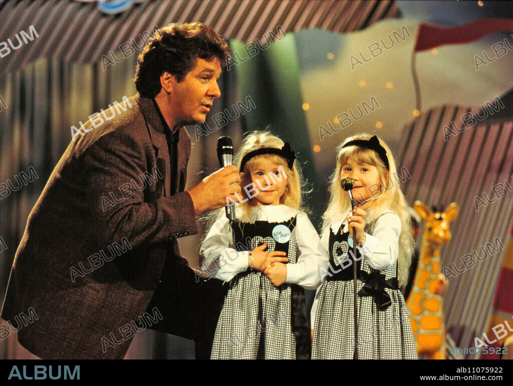 Children's nonsense with Michael, ARD talent show for small children, 1998, presenter Michael Schanze with Lisa Marie, Anne-Katrin.