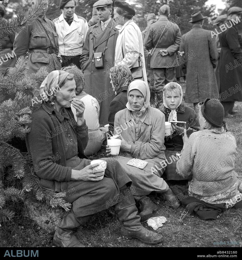 ARKIV 1944. Finska flyktingar i Haparanda,. Refugees from Finland arrives Haparanda in Sweden 1944.. Foto:Scanpix Historical/ Kod:1900. Scanpix SWEDEN.