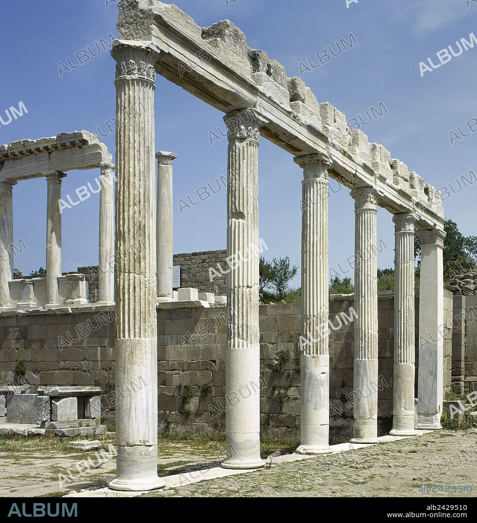 Turquía. Asia Menor. Pérgamo. Antigua ciudad griega en Misia. Ruinas del santuario de Deméter, erigido a comienzos del siglo III a.C. y transformado en época romana.