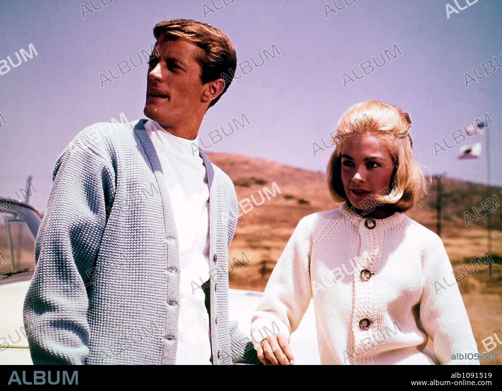 PETER FONDA and SANDRA DEE in TAMMY AND THE DOCTOR, 1963. Copyright UNIVERSAL INTERNATIONAL.