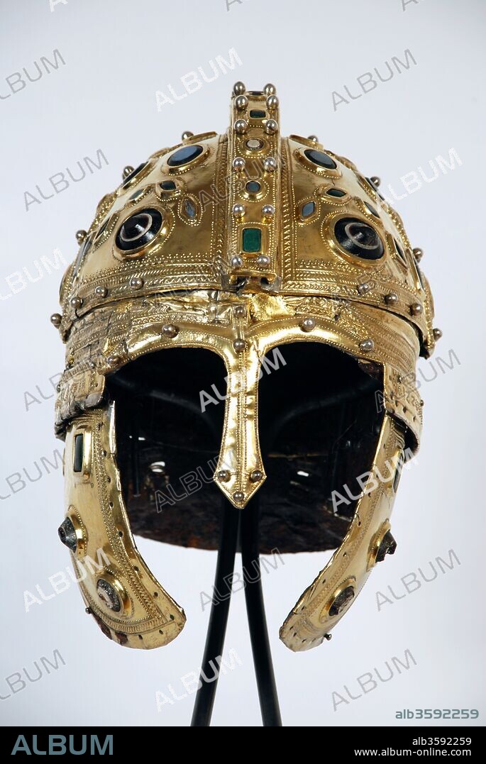 ANTIQUE ART. Late Roman ridge helmet.