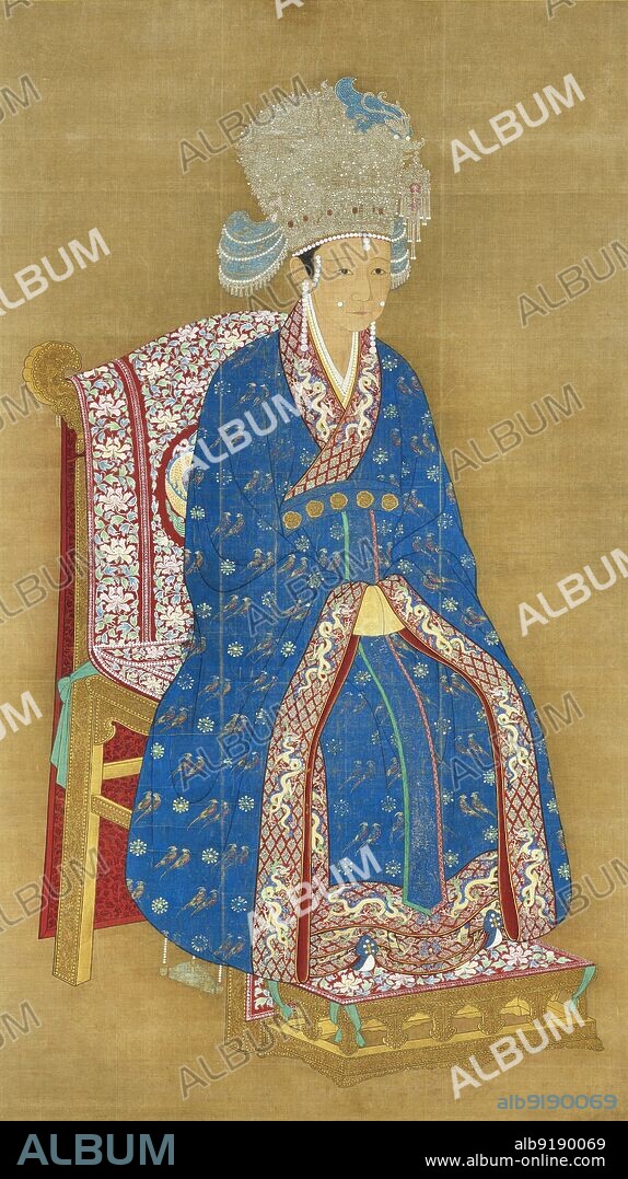 China: Empress Zheng (1079-1130), consort of Emperor Huizong, 8th ruler of the Song Dynasty (r.1100-1126). Hanging scroll painting, c. 1100-1130.<br/><br/>. Empress Zheng, also known as Xiansu, was consort to Emperor Huizong. She served as a lady-in-waiting to Empress Xiang, Huizong's mother, and was presented to him as a wedding gift by the Empress. When Empress Wang passed away in 1110, Zheng was appointed as Emperor Huizong's new empress, an elevation that was controversial due to her humble origins. She was captured with her husband by the Jurchen during the Jingkang Incident and sent into exile.