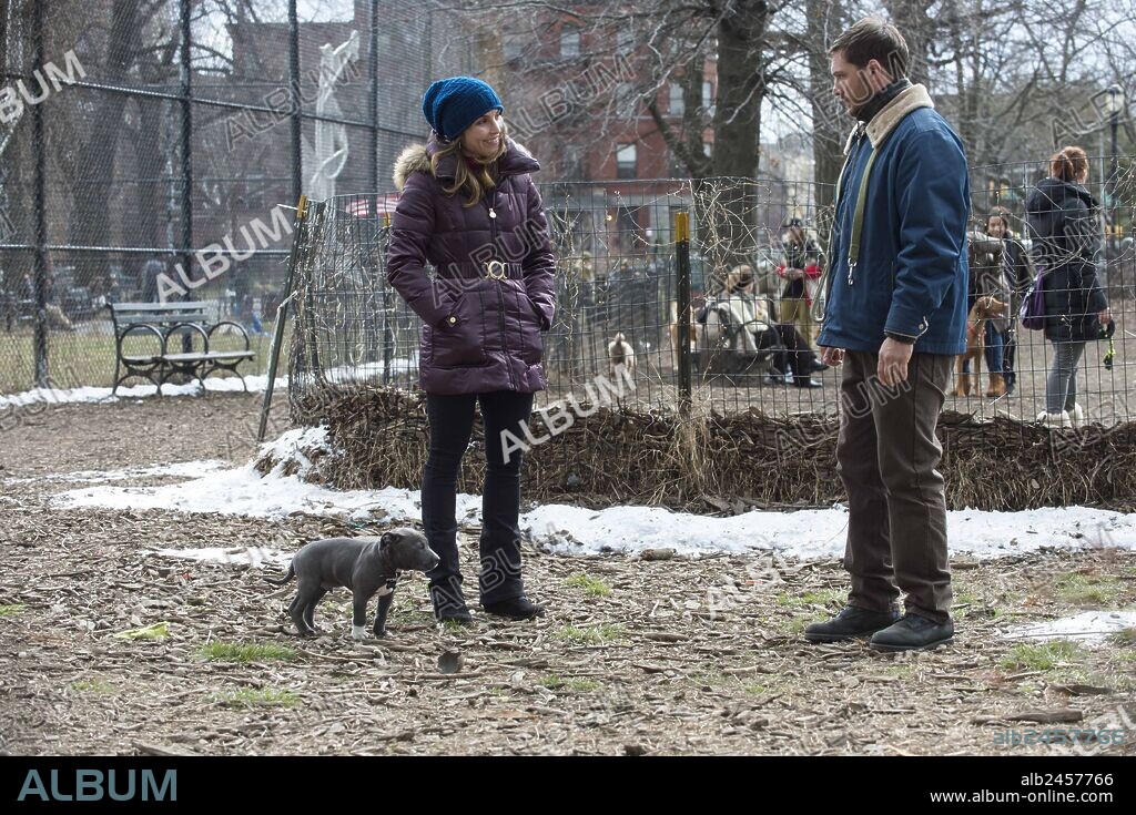 NOOMI RAPACE y TOM HARDY en LA ENTREGA, 2014 (THE DROP), dirigida por MICHAEL R. ROSKAM. Copyright CHERNIN ENTERTAINMENT/FOX SEARCHLIGHT PICTURES.