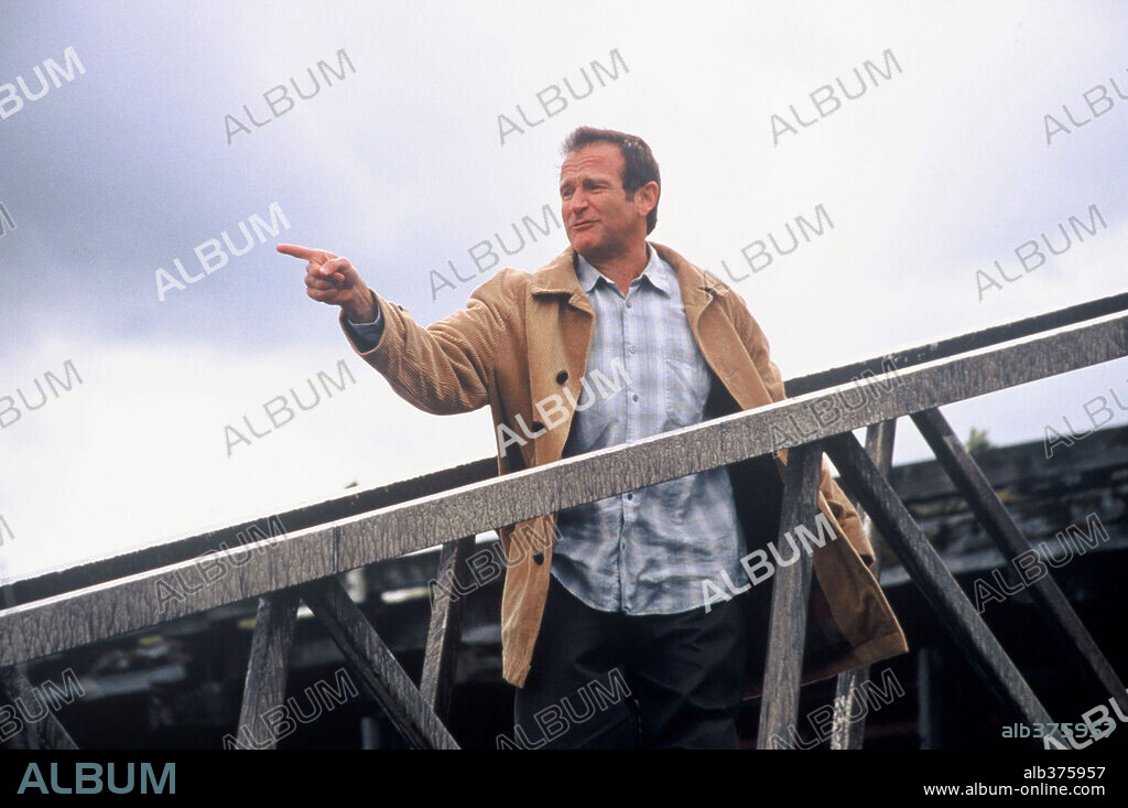 ROBIN WILLIAMS in INSOMNIA, 2002, directed by CHRISTOPHER NOLAN. Copyright TRI STAR PICTURES.