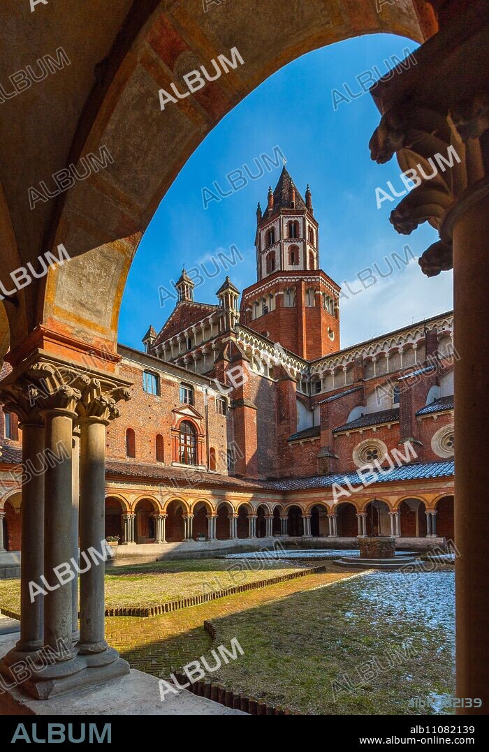 Church of S. Andrea, Vercelli, Piedmont, Italy, Europe.