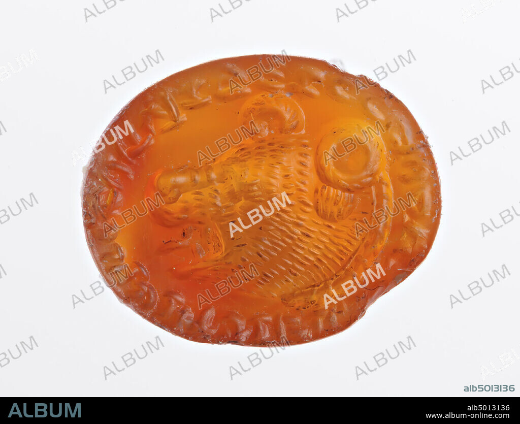 head of a wild boar to the right with pahlavi inscription, stamp, carnelian, Color :, Shape: chaton, Processing:, Method: 3.5 x 14.6 x 12 mm.