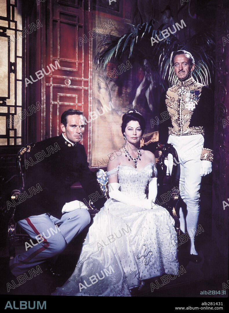 AVA GARDNER, CHARLTON HESTON y DAVID NIVEN en 55 DÍAS EN PEKÍN, 1963 (55 DAYS AT PEKING), dirigida por NICHOLAS RAY. Copyright SAMUEL BRONSTON PRODS/ALLIED ARTISTS.