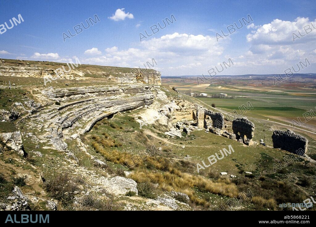 Clunia, ruinas del anfiteatro romano.