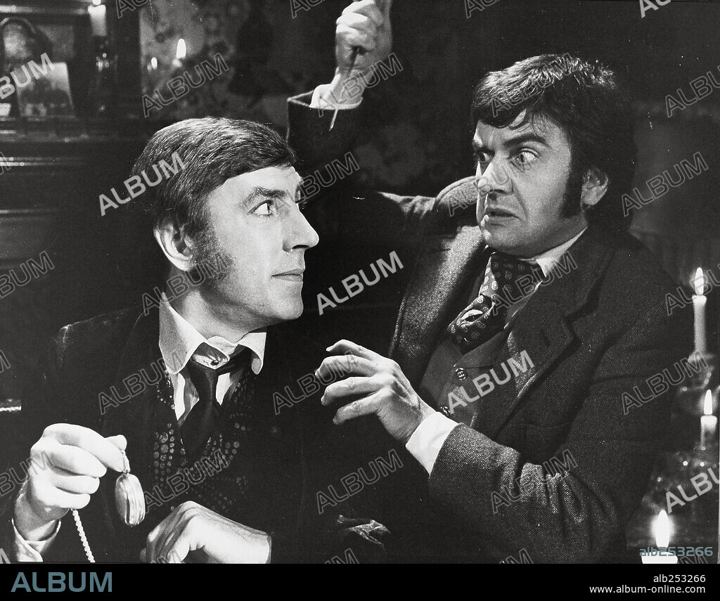DUDLEY MOORE and PETER COOK in THE HOUND OF THE BASKERVILLES, 1978, directed by PAUL MORRISSEY. Copyright HEMDALE.