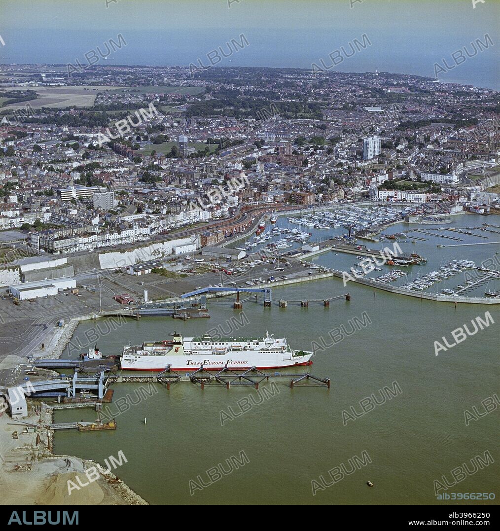 Western Ferry Terminal, Ramsgate, Kent, 2003. The ferry is the MV 'Larkspur', operated by TransEuropa Ferries.
