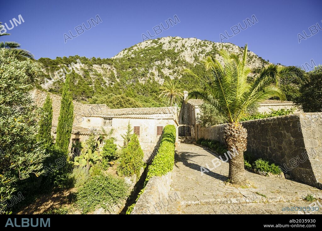 Ermita de la Trinitat, siglo XVIII, fundada en 1648. Valldemossa. Sierra de Tramuntana. Mallorca. Islas Baleares. España.