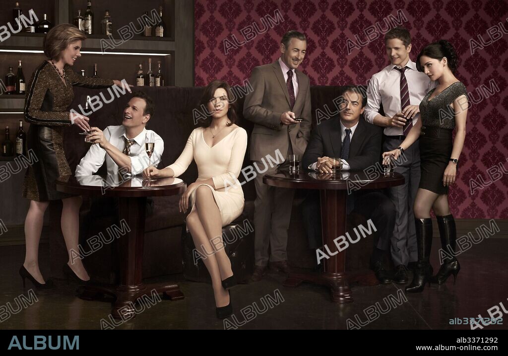 ALAN CUMMING, ARCHIE PANJABI, CHRIS NOTH, CHRISTINE BARANSKI, JOSH CHARLES, JULIANNA MARGULIES und MATT CZUCHRY in THE GOOD WIFE, 2009. Copyright SCOTT FREE PRODUCTIONS/KING SIZE/SMALL WISHES/CBS TELEVISION.