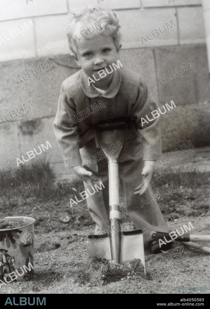 Crown Prince Carl Gustaf of Sweden's 3rd birthday, 30 April 1949. The son of of Prince Gustaf Adolf, Duke of Västerbotten and Princess Sibylla of Saxe-Coburg and Gotha, Carl XVI Gustaf (1946-) became King of Sweden in 1973. From the collection of Svenskt Fotoreportages.