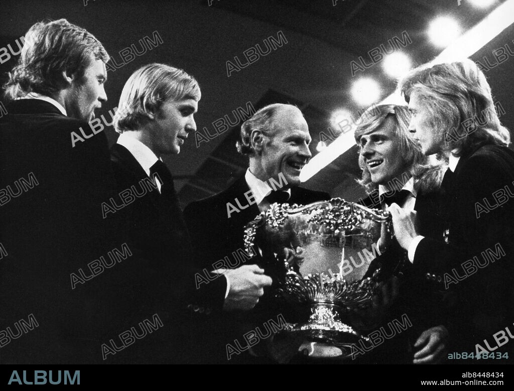 STOCKHOLM 1975 . Davis Cup Sverige vs Tjeckoslovakien. Laget bestod av Ove Bengtson, Birger Andersson, ledaren Lennart Bergelin, Björn Borg och Rolf Norberg.  . Foto: Jan Collsiöö Kod: 1001 . COPYRIGHT SCANPIX SWEDEN.