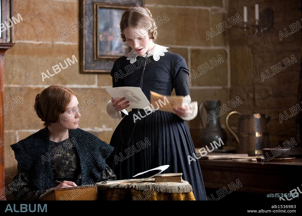 MIA WASIKOWSKA and TAMZIN MERCHANT in JANE EYRE, 2011, directed by CARY JOJI FUKUNAGA. Copyright BBC FILMS.