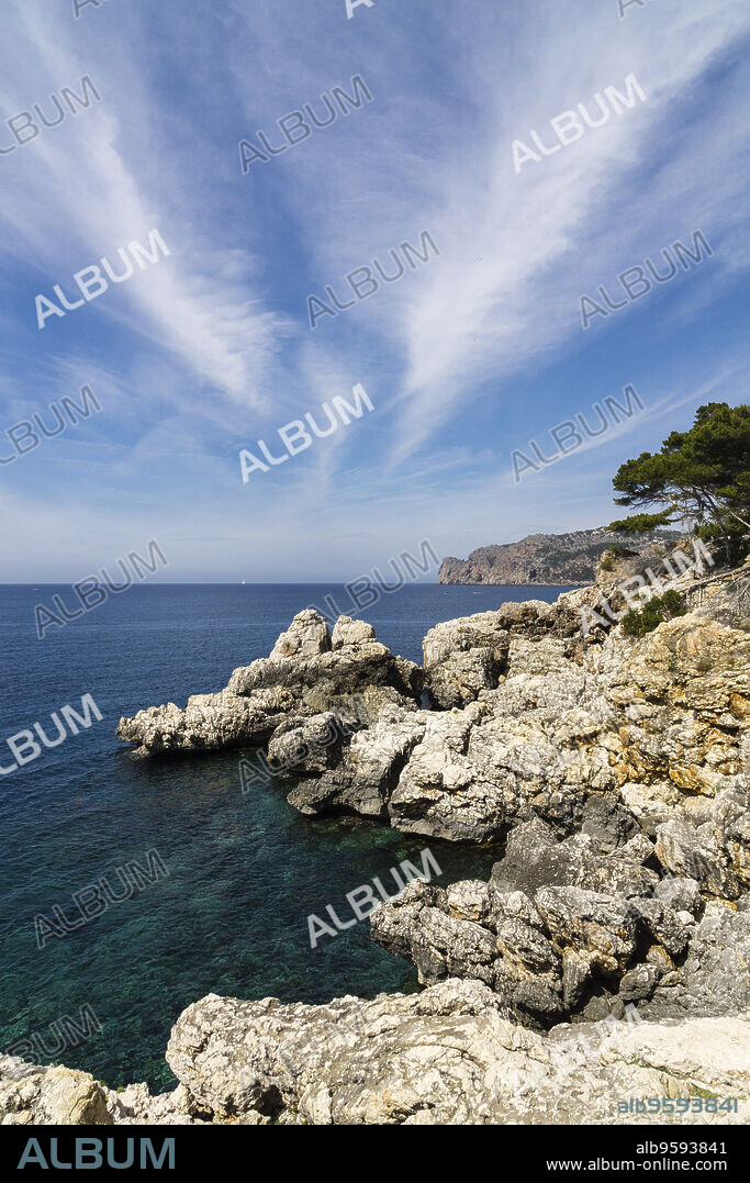 Sa Caleta de Son Beltran, Deia, road painters, tramuntana coast between Deia and Soller, Deia, Mallorca, Balearic Islands, Spain, Europe.