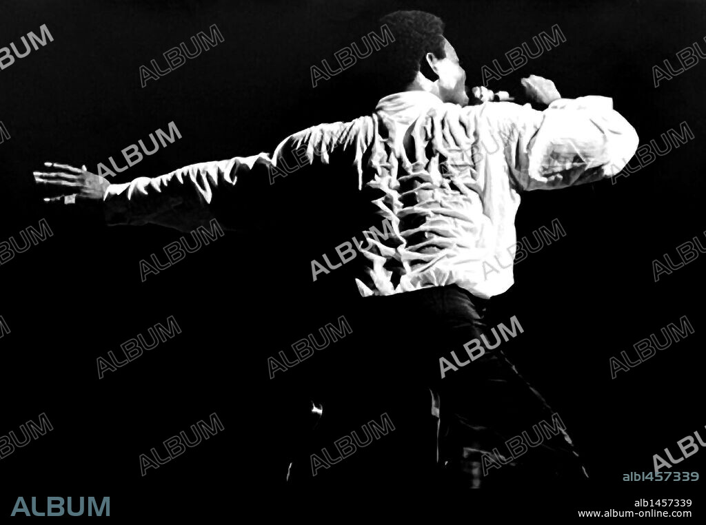 Jan 01, 1969 - New York, NY, USA - (File Photo: 1969, Exact Date Unknown) WILSON PICKETT on stage at The Apollo in New York. 1969