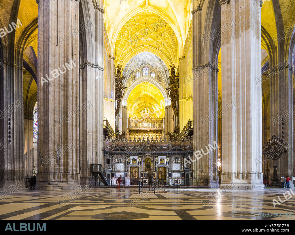 The inside of Seville Cathedral (Catedral Sevilla), UNESCO World Heritage Site, Andalucia, Spain, Europe.