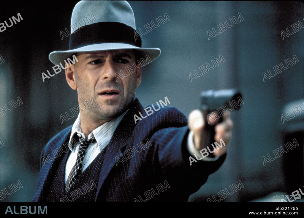 BRUCE WILLIS in LAST MAN STANDING, 1996, directed by WALTER HILL. Copyright NEW LINE CINEMA.