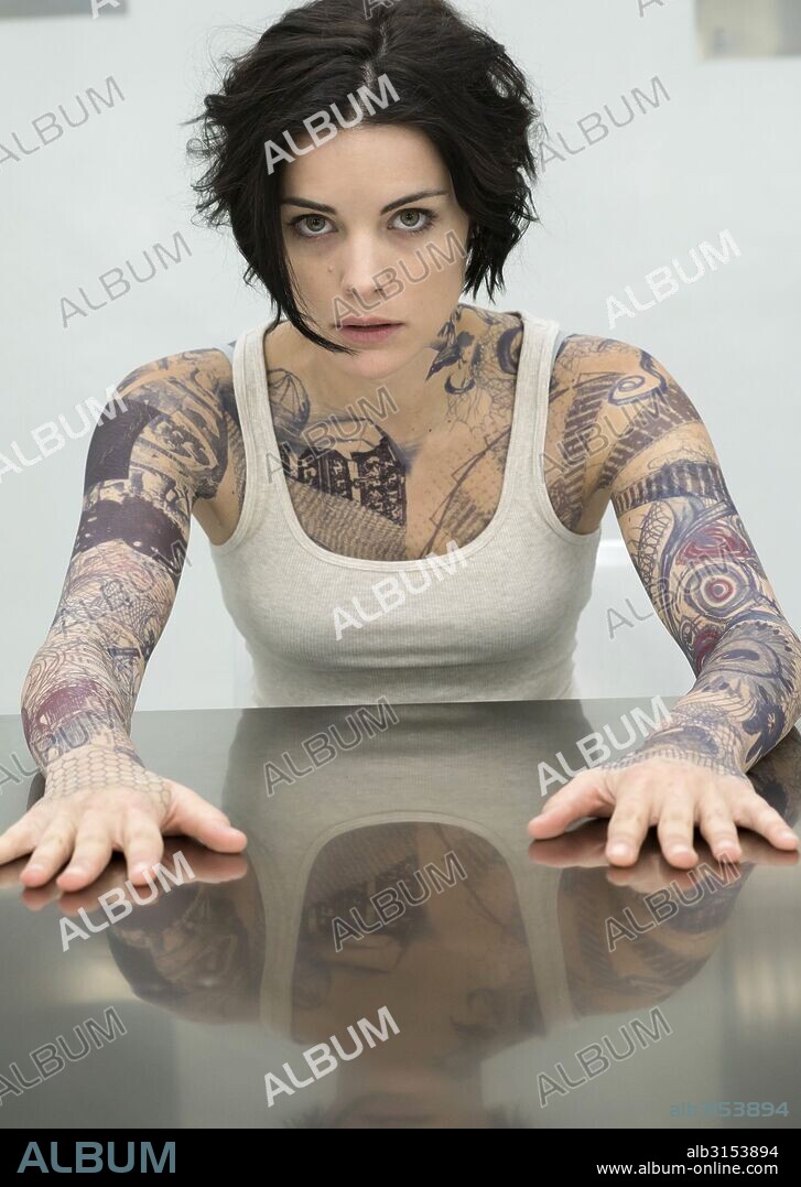JAIMIE ALEXANDER en BLINDSPOT, 2015, dirigida por MARCOS SIEGA, MARK PELLINGTON y STEVE SHILL. Copyright NBC.