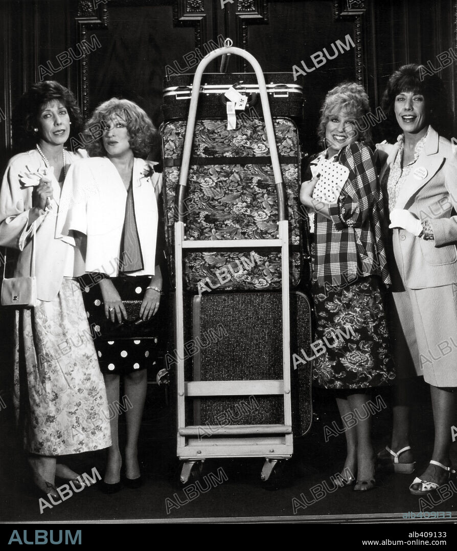 BETTE MIDLER and LILY TOMLIN in BIG BUSINESS, 1988, directed by JIM ABRAHAMS. Copyright TOUCHSTONE/DISNEY.
