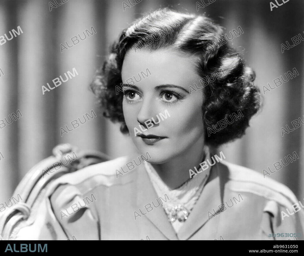 HEATHER ANGEL in BULLDOG DRUMMOND ESCAPES, 1937, directed by JAMES P. HOGAN. Copyright PARAMOUNT PICTURES.
