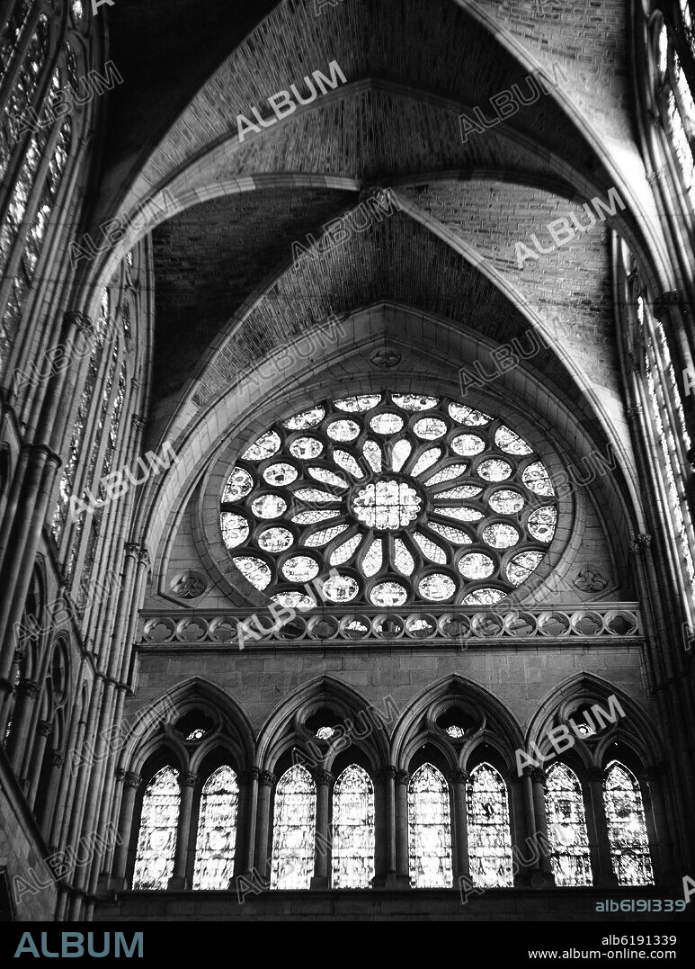 ROSETON DEL CRUCERO DE LA CATEDRAL DE LEON - GOTICO ESPAÑOL - SIGLO XIII - FOTOGRAFIA EN BLANCO Y NEGRO - AÑOS 60.
