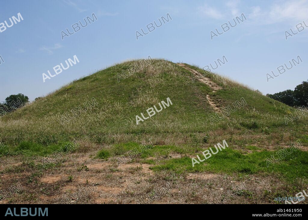 Soros or Tumulus of Marathon. Burial mound for the 192 athenian dead at the Battle of Marathon (490 BC) between Persians and athenian army. Near Athens. Greece.