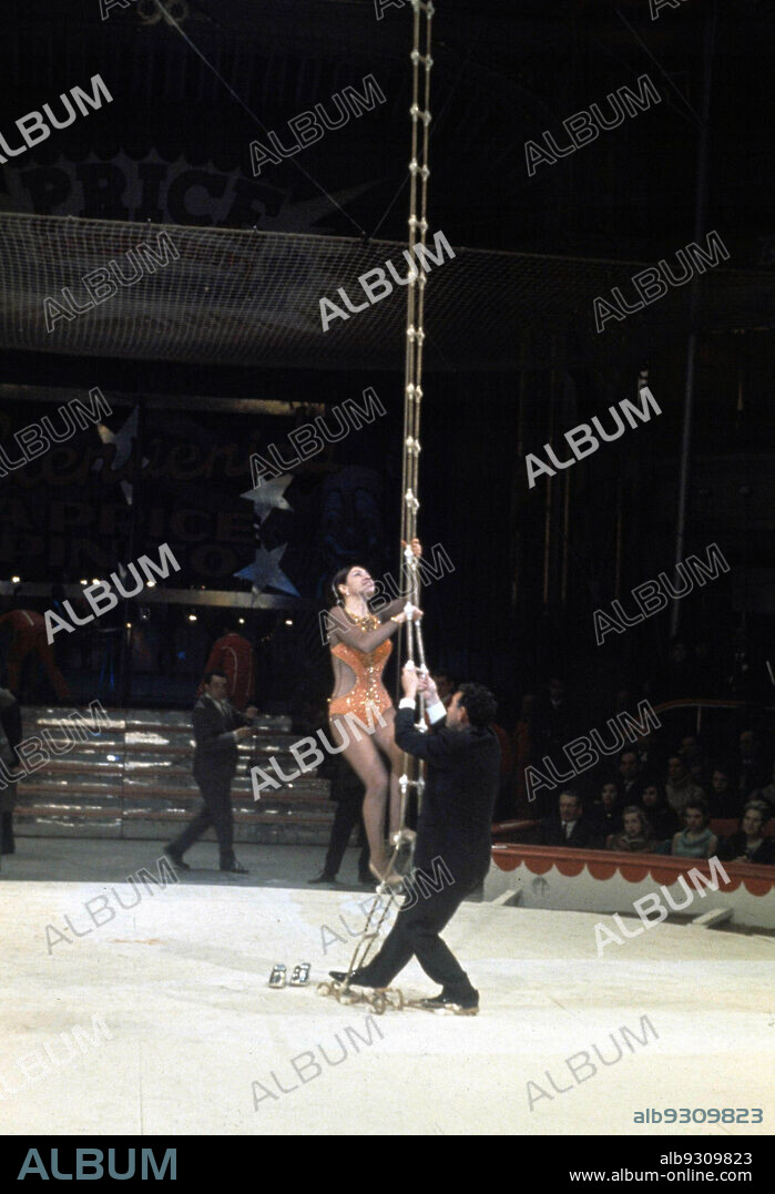 MARIA CRISTINA DEL PINO SEGURA. PINITO DEL ORO. TRAPECISTA ESPAÑOLA . LAS PALMAS 1925 - . ACTUACION EN MADRID EN EL AÑO 1968.