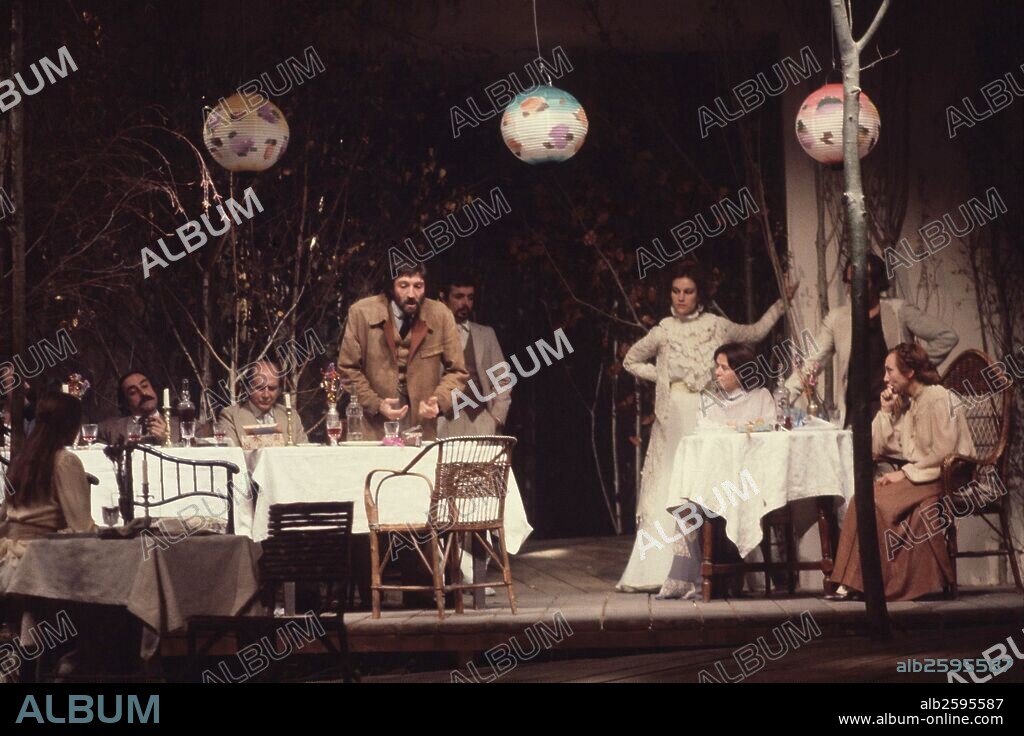 GORKI, MAXIMO (ALEXEI MAXIMOVICH PECHKOV). ESCRITOR RUSO. 1868-1936. TEATRO." LOS VERANEANTES", REPRESENTACION TEATRAL EN MADRID, AÑO 1979. DIRECCION , CARLOS GANDOLFO.