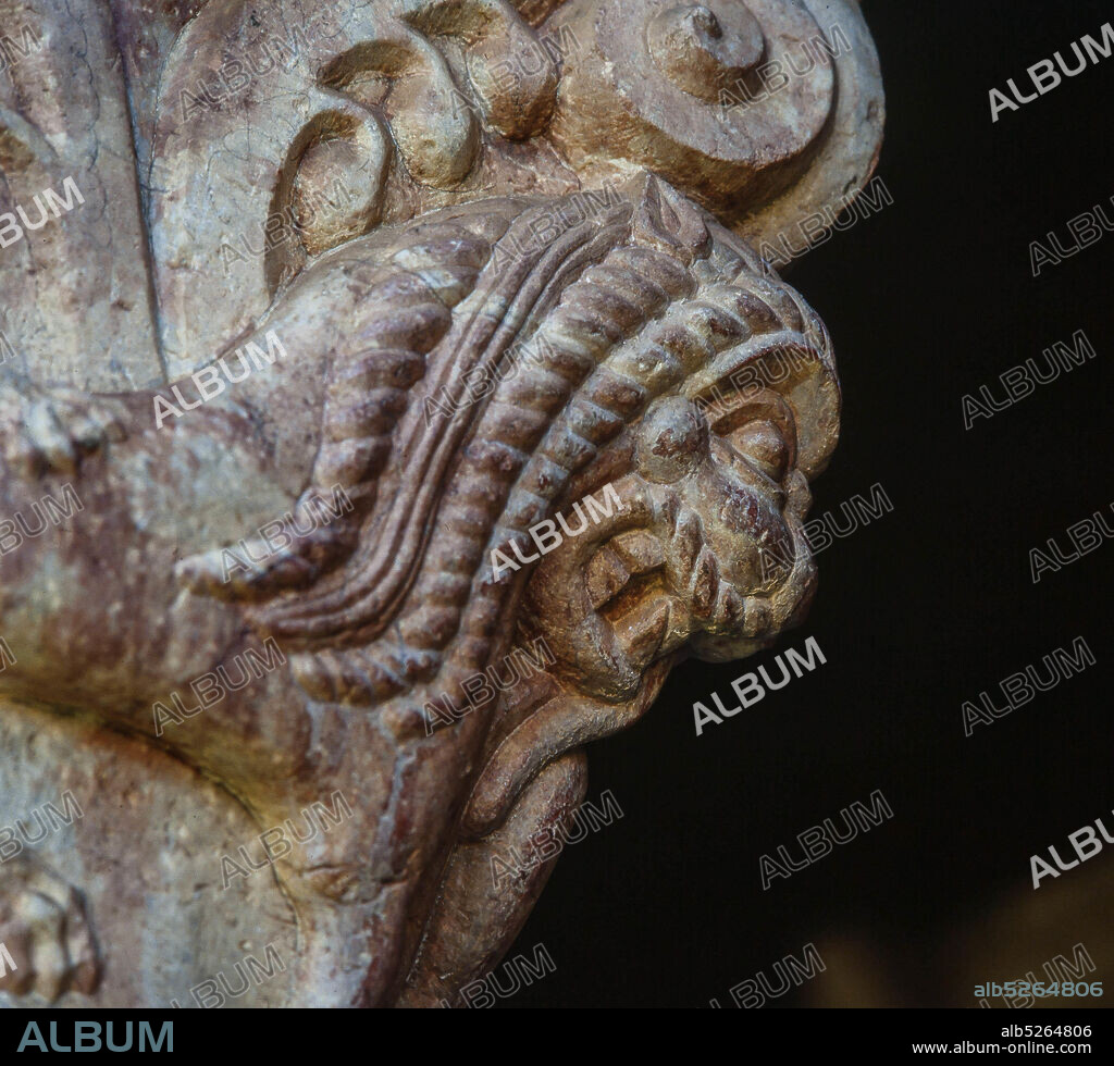 Capiteles del claustro de la Abadía de San Miguel de Cuixá, abadía benedictina fundada en el siglo IX en la localidad de Codalet, Francia.