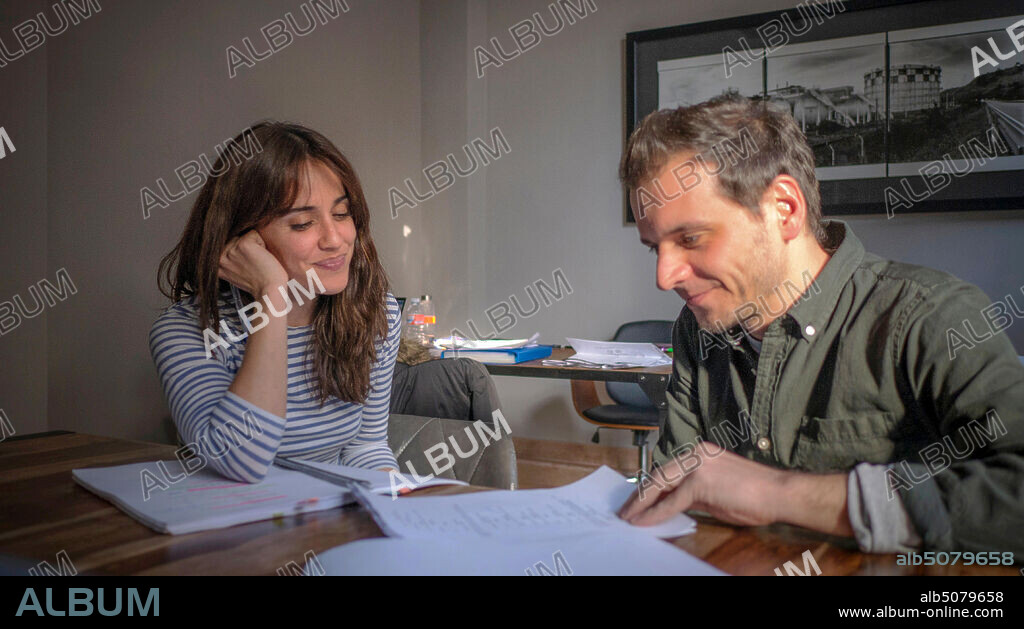 MACARENA GARCIA y PEDRO COLLANTES en EL ARTE DE VOLVER, 2020, dirigida por PEDRO COLLANTES. Copyright TOURMALET FILMS.