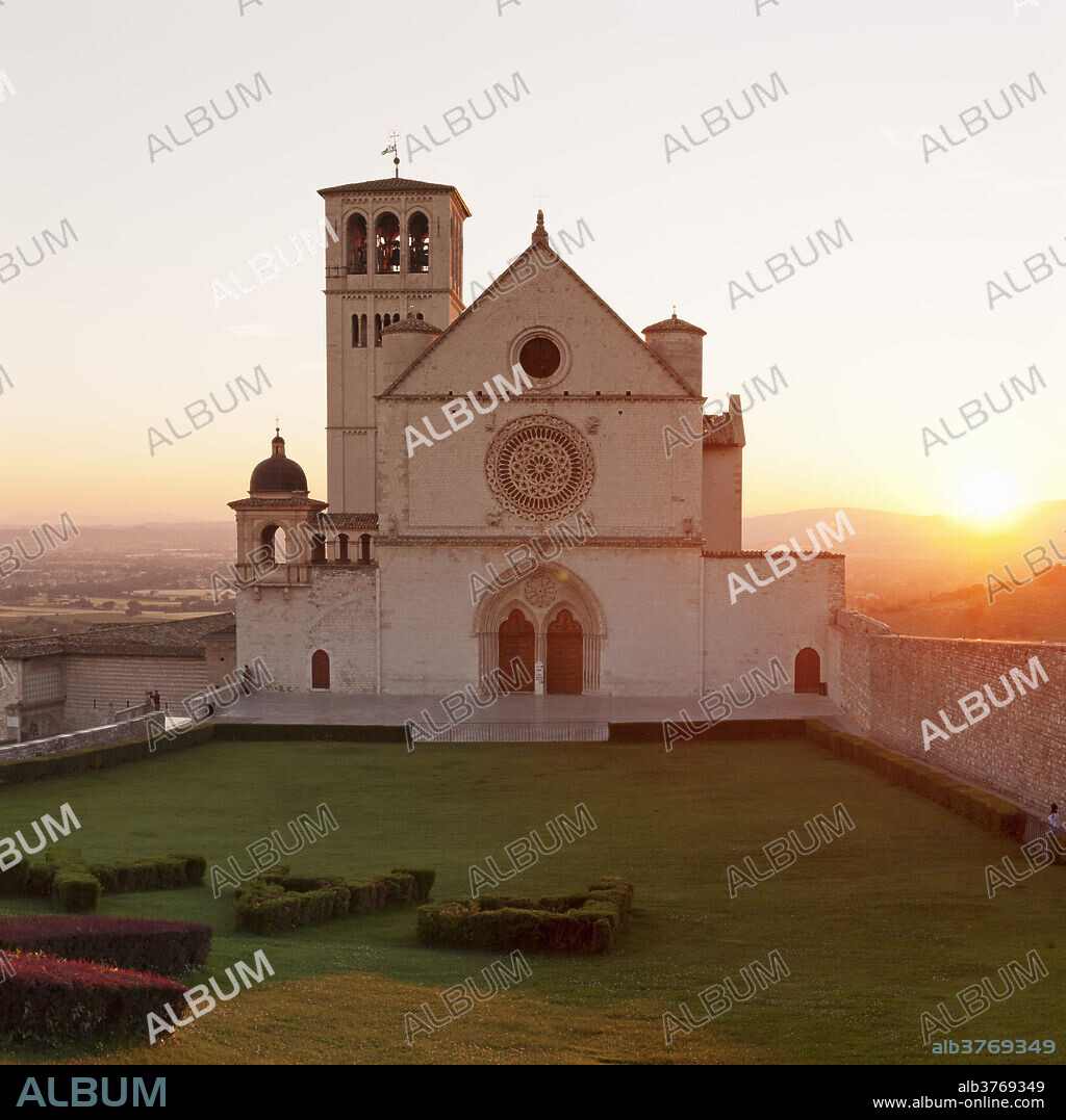 Basilica of San Francesco, UNESCO World Heritage Site, Assisi, Perugia District, Umbria, Italy, Europe.