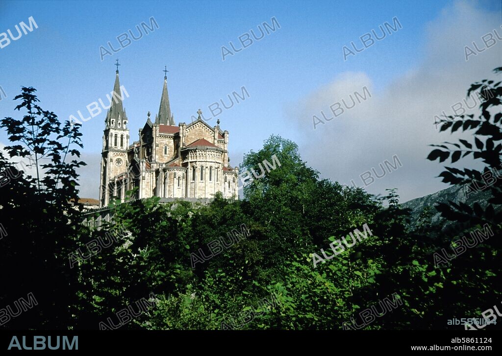 Santuario de Covadonga; Basílica (Picos de Europa).